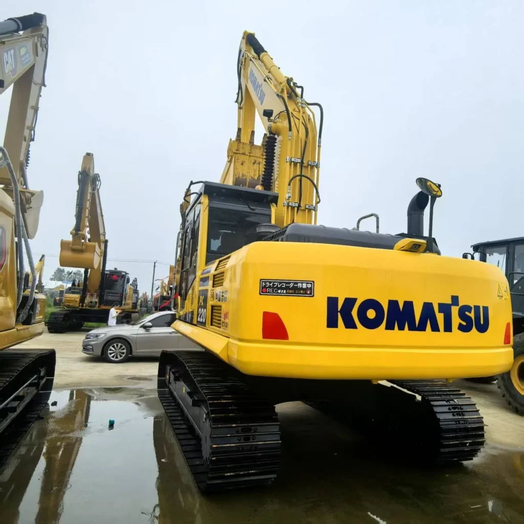 Used Komatsu PC200-7 Excavator — supplier photo 1