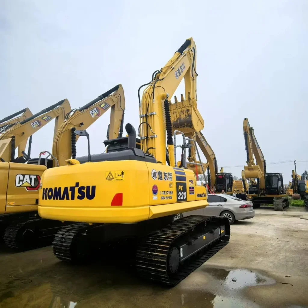 Used Komatsu PC200-7 Excavator — supplier photo 2