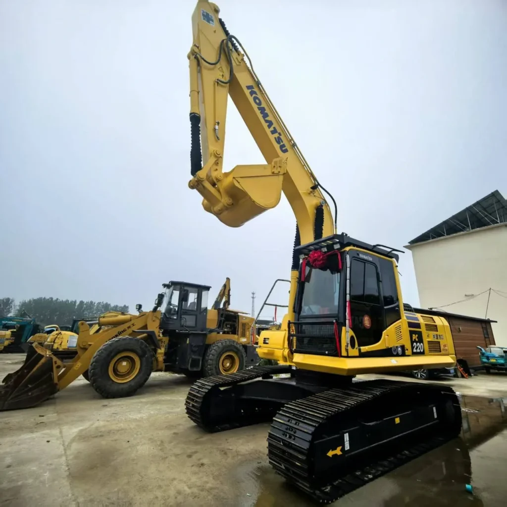 Used Komatsu PC200-7 Excavator — supplier photo 3