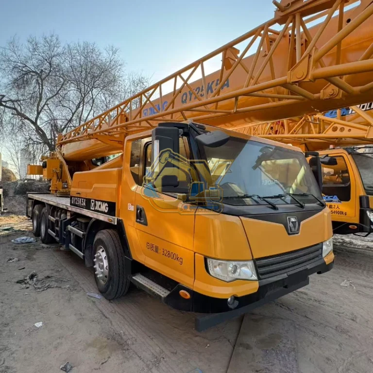 Used XCMG 25-ton truck crane — supplier photo 1